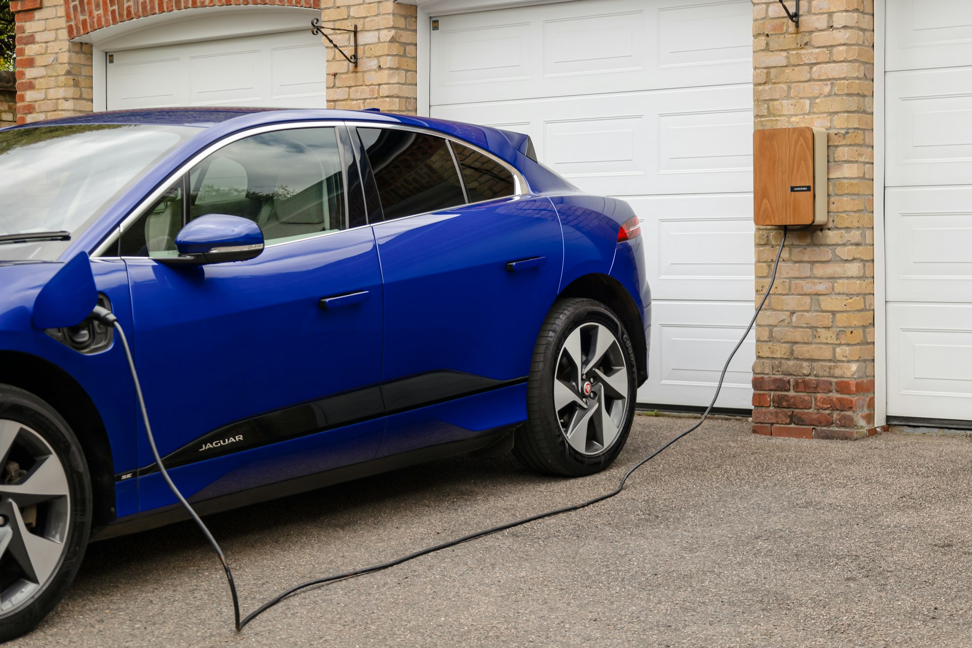 How Government Incentives Are Accelerating Electric Vehicle Adoption in 2025