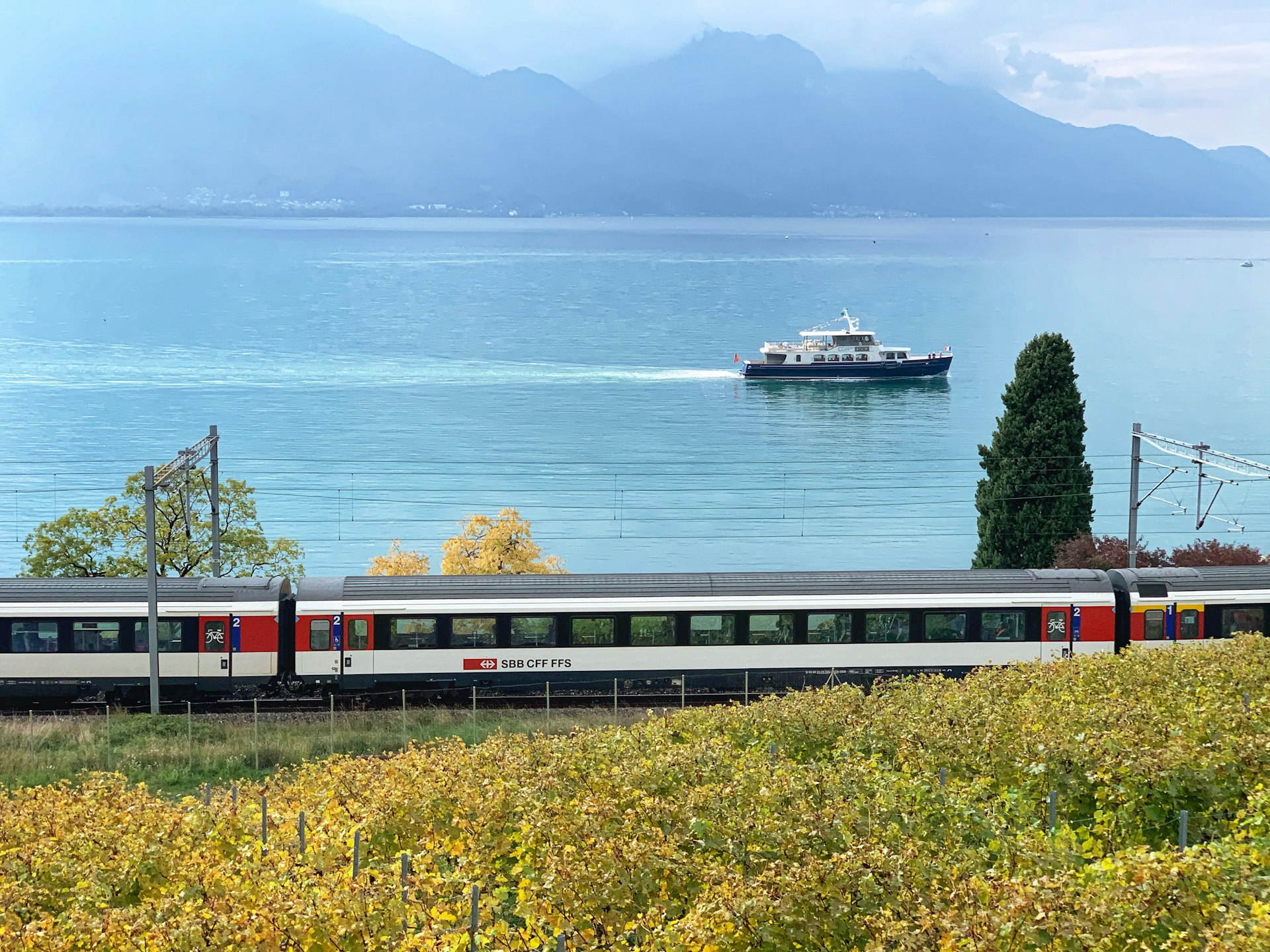 Experience the World's Premier Luxury Train Journeys: Ultimate Guide to Opulent Rail Adventures